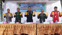 Bea Cukai Bengkalis bersama Badan Karantina Hewan, Ikan dan Tumbuhan Riau melaksanakan pemusanahan 25.920 kilogram mangga impor ilegal asal Batu Pahat, Malaysia. (Istimewa)