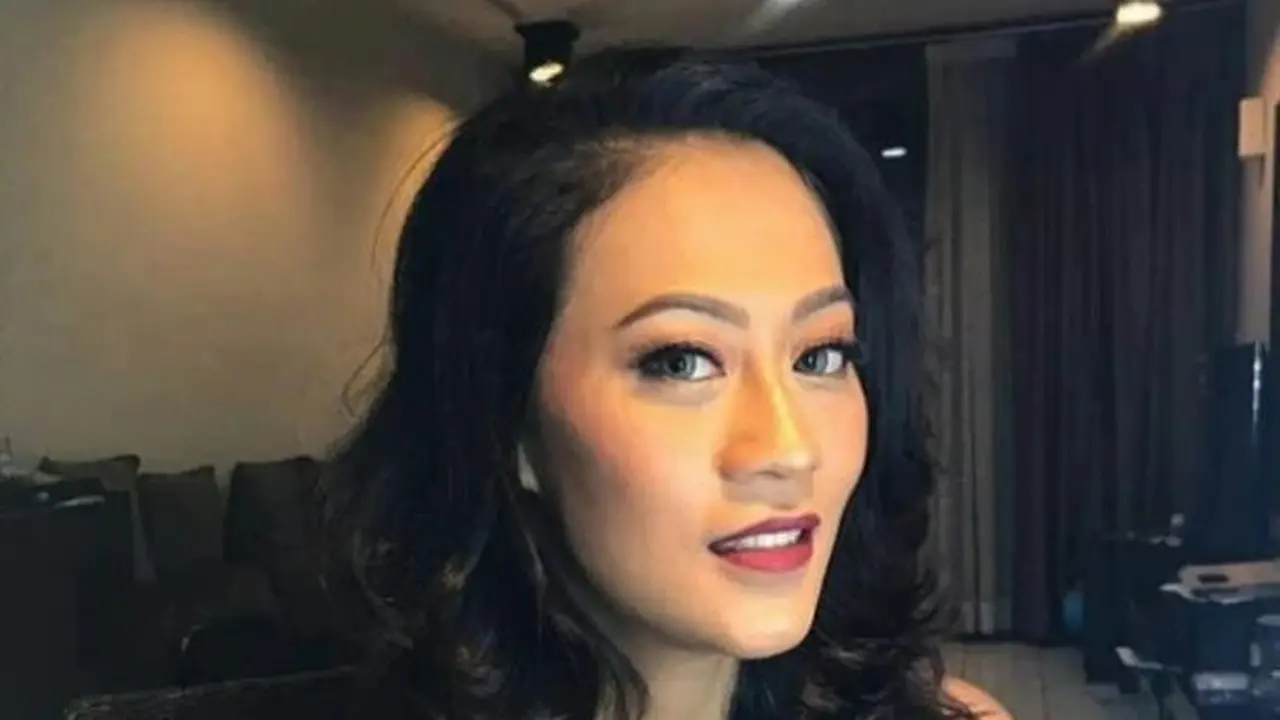 Potret Kenangan Nanie Darham