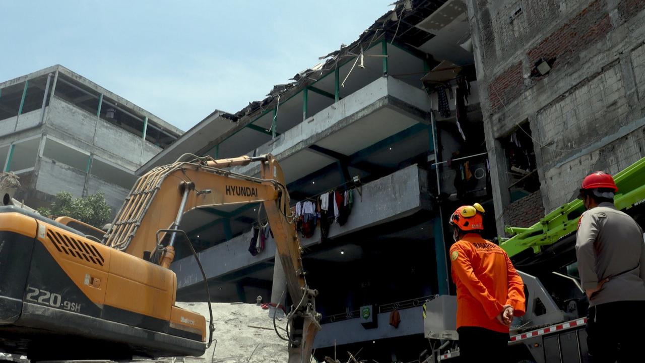 Update Ponpes Roboh: Pembersihan Puing Memasuki Tahap Akhir, Pencarian Korban Tinggal 10 Orang