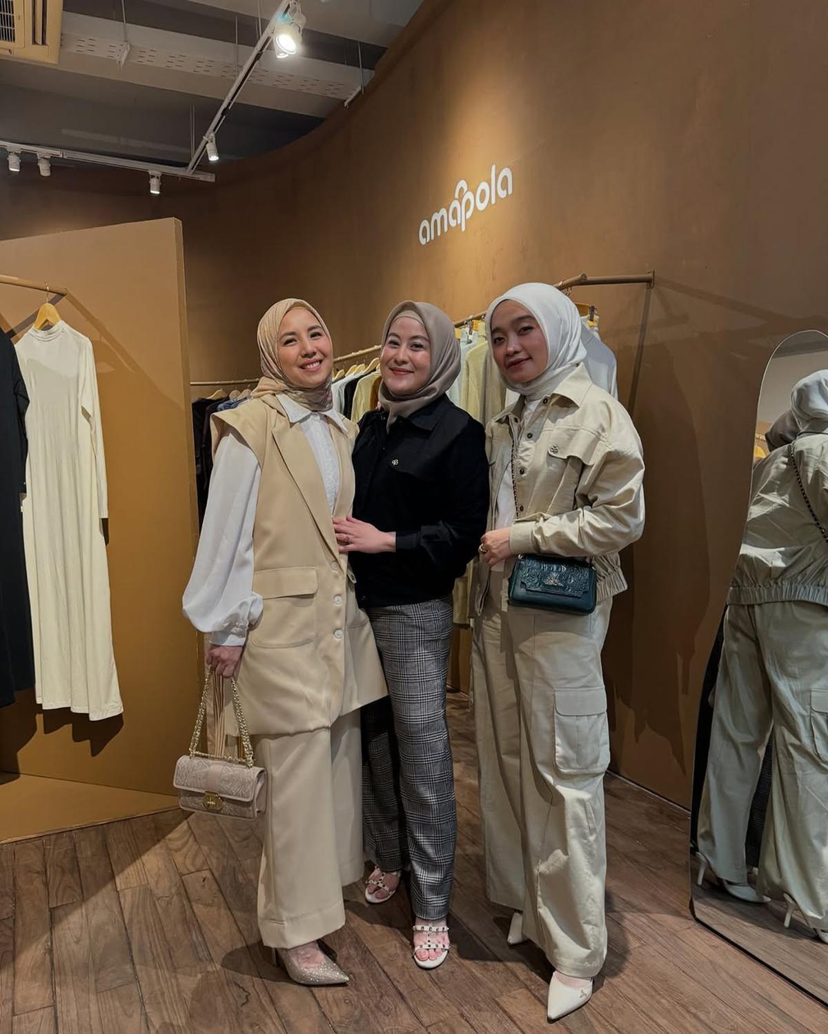 Potret Tya Ariestya Hadir di Grand Opening Butik Baru Paula Verhoeven, Dukung dan Doakan Agar Laris