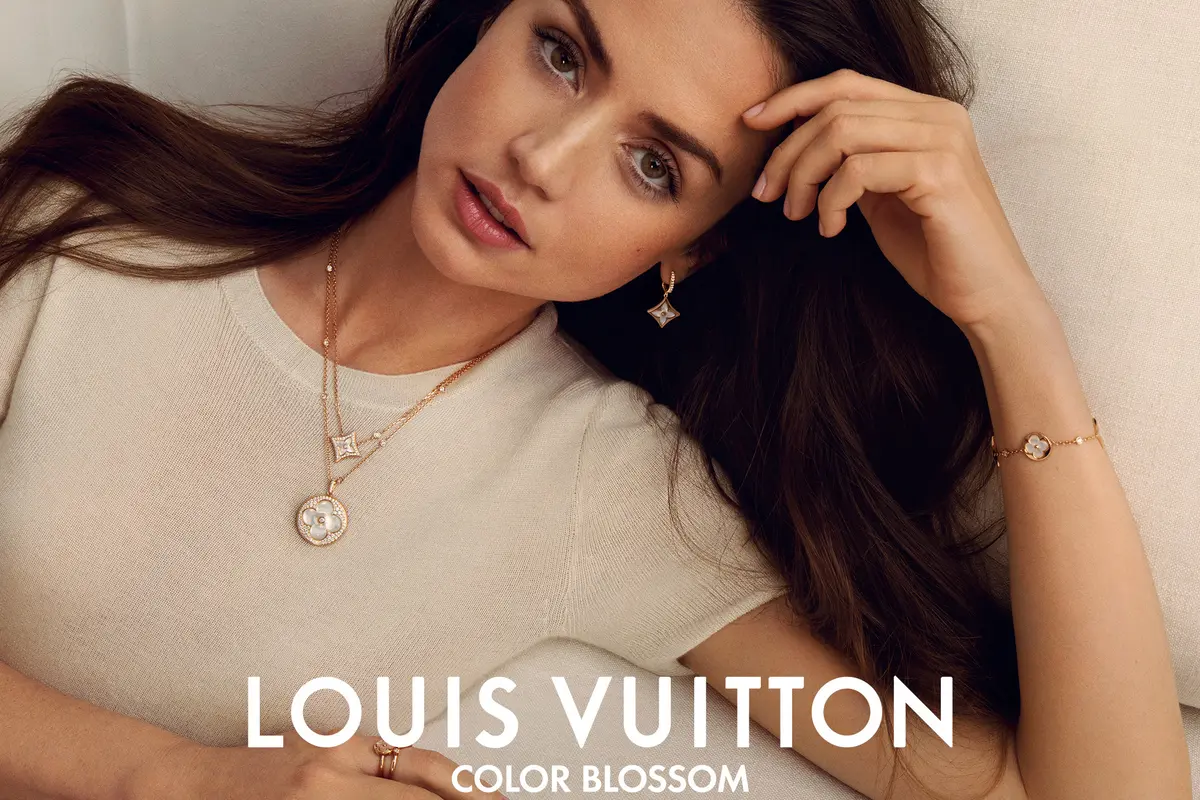 Ana de Armas dan Ouyang Nana Hidupkan Kembali Ikon Color Blossom Louis Vuitton di 2026