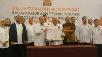 Ilham Habibie Kukuhkan Wiza Hidayat Sebagai Ketua BK Teknik Industri PII