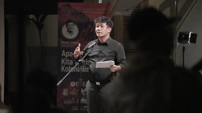 Sejarawan Bonnie Triyana menyampaikan pidato kebudayaan di Pendopo Museum Multatuli, Lebak, Banten, Jumat (16/6/2023).