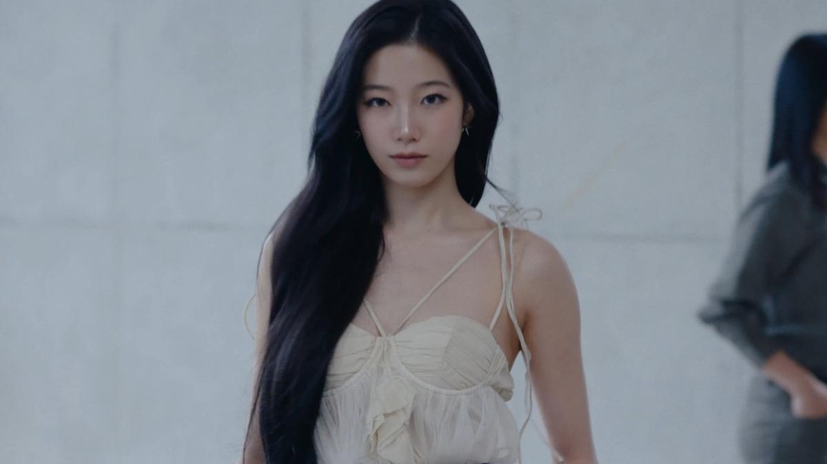 Le Sserafim Rilis Teaser Terbaru untuk Lagu Born Fire di Album Hot, Netizen Takjub dengan Visualnya