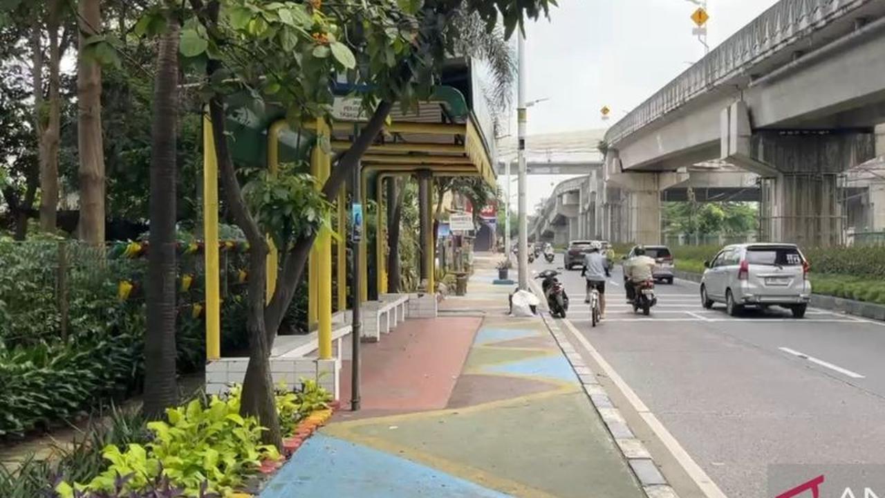 Sudin LH Jaksel Soroti Perilaku Warga: Sampah Halte RPTRA Lenteng Agung Kembali Menumpuk