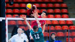 Skuad asuhan Jeff Jiang Jie menundukkan Myanmar dengan skor 3-0 (25-15, 25-22, 25-20). (Bola.com/Bagaskara Lazuardi)