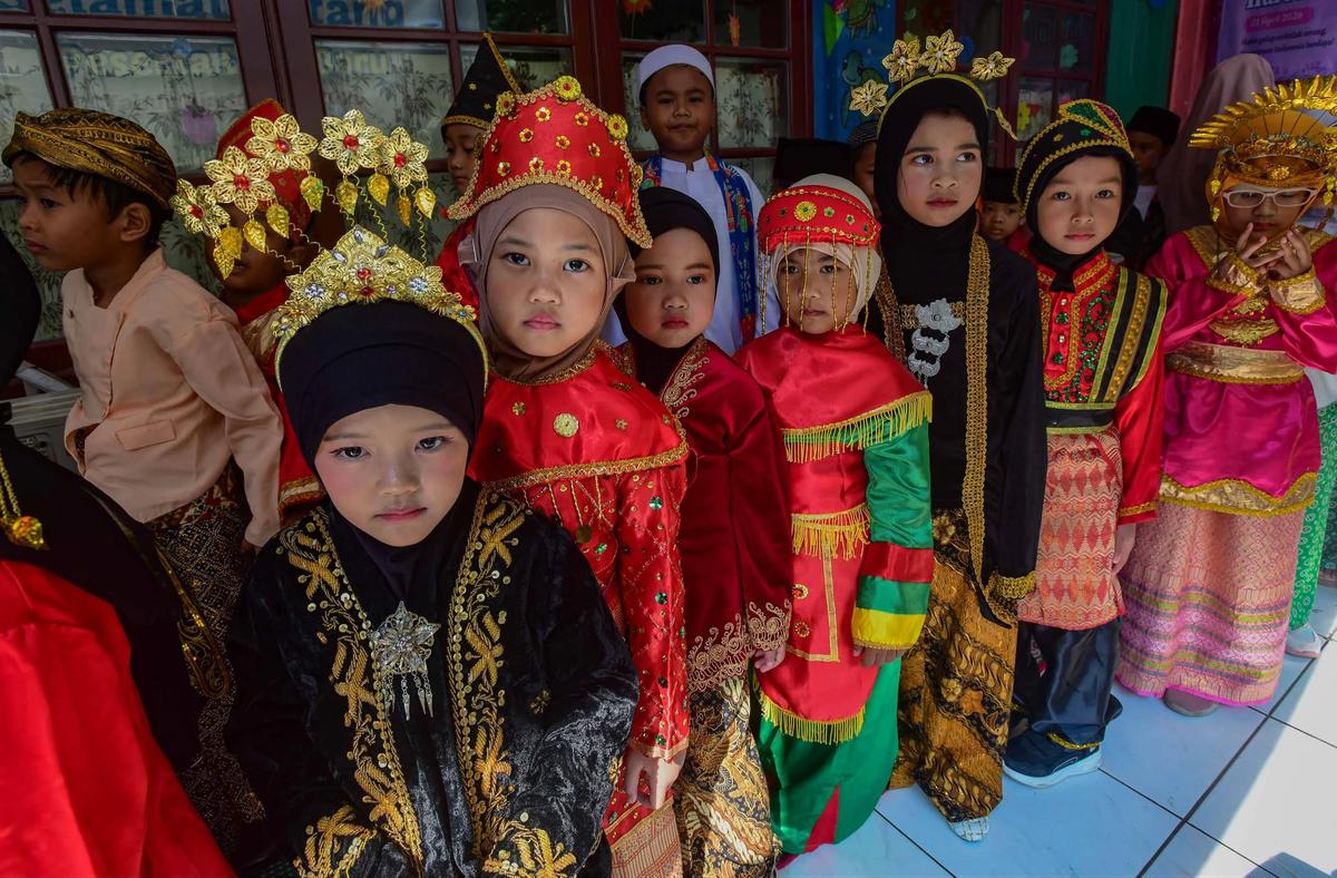 FOTO: Antusias Murid TK Tampil dalam Pergelaran Busana Tradisional Hari Kartini