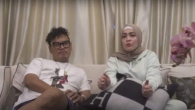 Uya Kuya dan Astrid. (Foto: YouTube Uya Kuya TV)