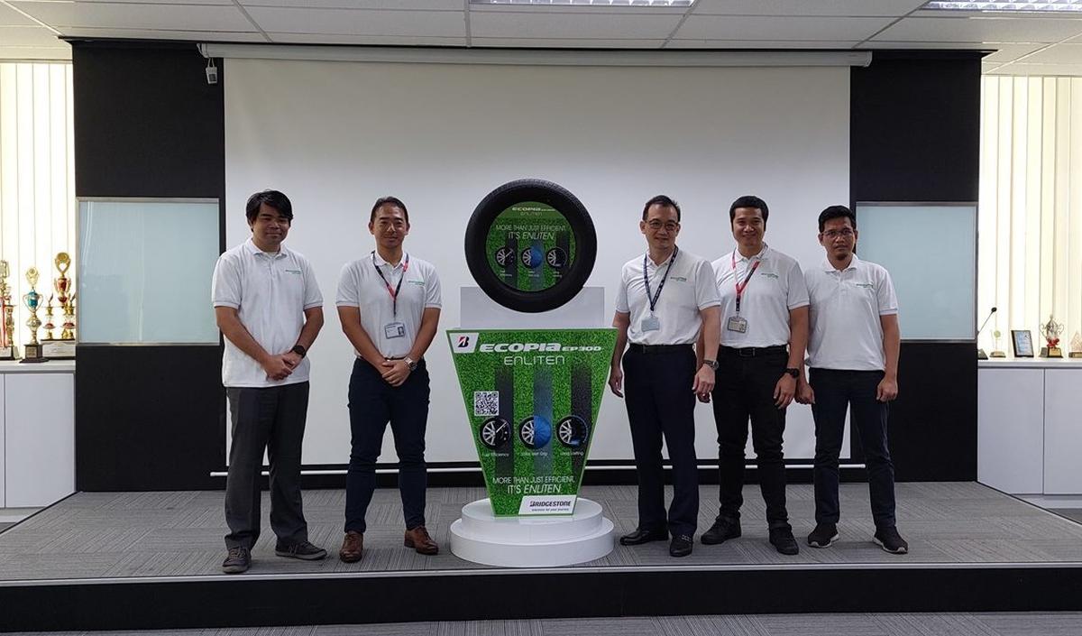“Isu lingkungan&nbsp; perhatian terbesar kami, menjadi bagian&nbsp; Bridgestone E8 Commitment, yang mana terdapat poin-poin terkait Energy, Ecology, dan Efficiency. Kehadiran Ecopia EP300 Enliten menunjukkan komitmen kuat kami pada aspek lingkungan.”&