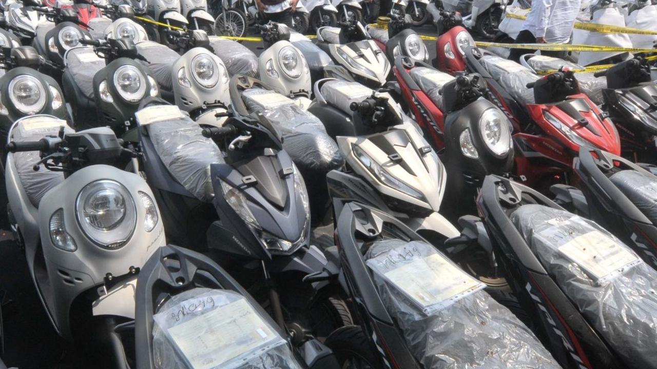 Dalam operasi ini, Polri berhasil mengamankan sebanyak 675 unit sepeda motor yang berasal dari berbagai daerah di Indonesia. Foto: merdeka.com / Imam Buhori<br>