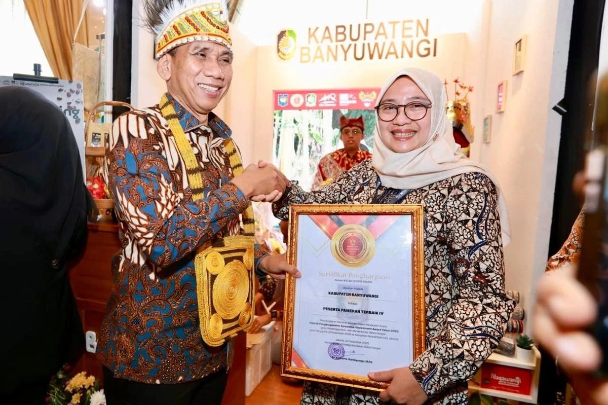 Kabupaten Banyuwangi kembali ditetapkan sebagai Kabupaten Terinovatif se-Indonesia di ajang Indonesia Government Award (IGA), yang diselenggarakan Kemendagri.