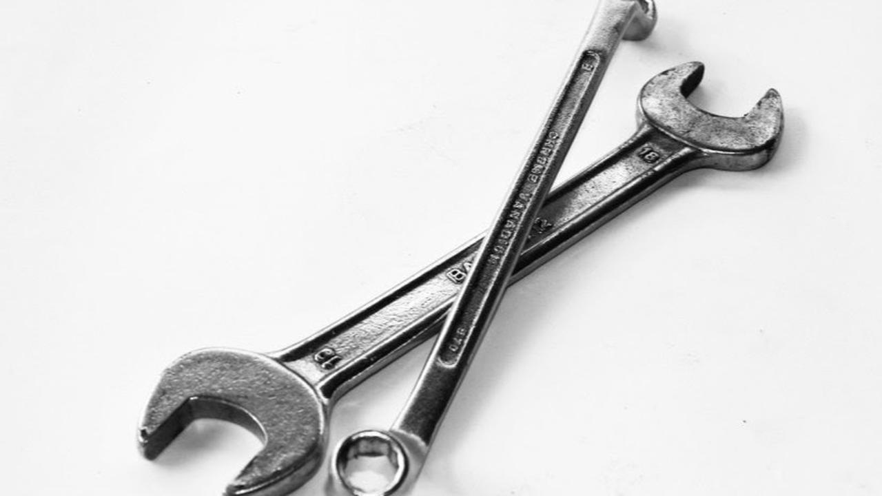 Dari Manual hingga Elektrik: Memahami Berbagai Tipe Kunci Pas dalam Industri Otomotif