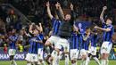 Sejumlah pemain Inter Milan merayakan kemenangan pada laga leg pertama semifinal Liga Champions 2022/2023 melawan AC Milan di San Siro, Milan, Italia, Kamis (11/05/2023) WIB. Laga dimenangkan oleh Nerazzurri dengan skor 2-0. (AP Photo/Antonio Calanni)