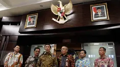  Suasana jumpa pers terkait isu pro dan kontra pembubaran ormas Hizbut Tahrir Indonesia (HTI) di Jakarta, Jumat (12/5). Pemerintah menyatakan tidak akan berkompromi dengan ormas yang mengancam NKRI. (Liputan6.com/Johan Tallo)