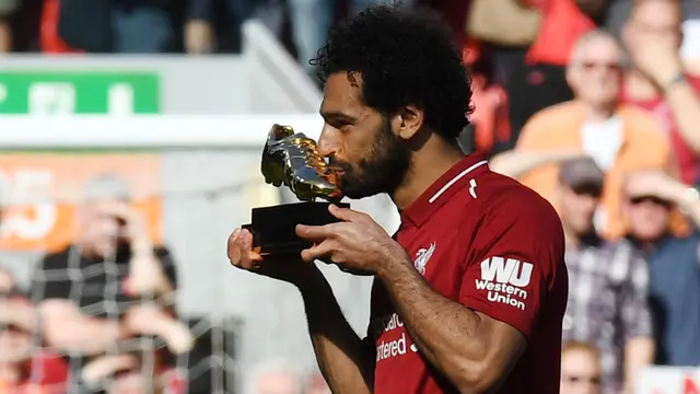 Mohamed Salah meraih penghargaan Sepatu Emas