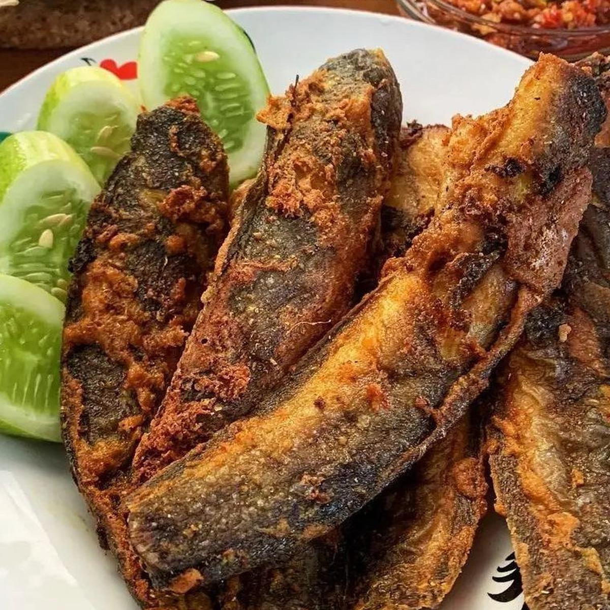 Tanpa Tepung, Begini Trik Goreng Lele Agar Lurus dan Garing
