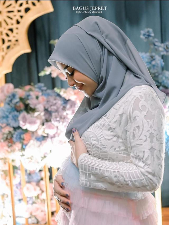 Baby Bump Kehamilan Kedua Aurel Hermansyah