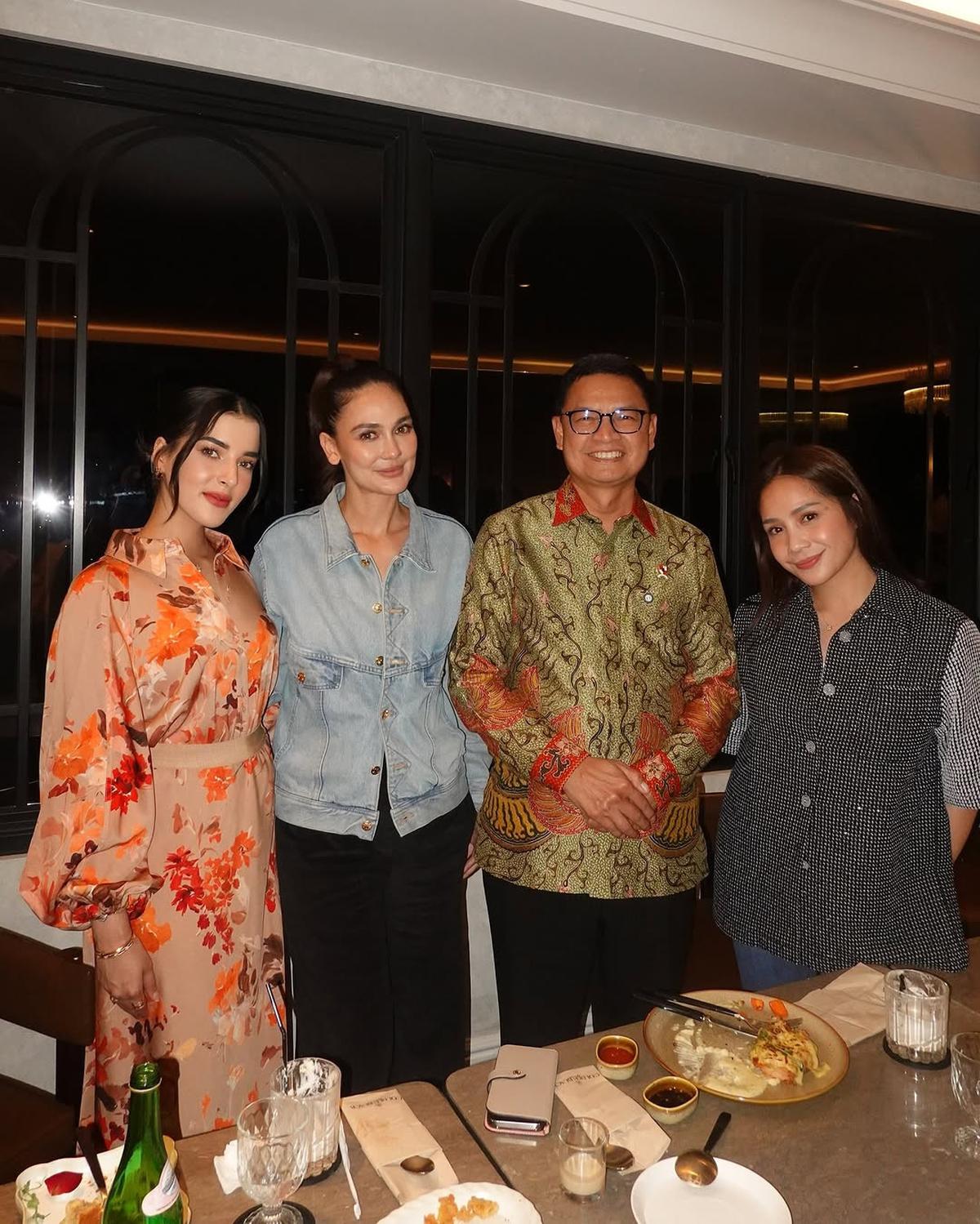 Potret Tasya Farasya Buka Bersama dengan Para Owner Skincare, Ada Nagita Slavina hingga Luna Maya