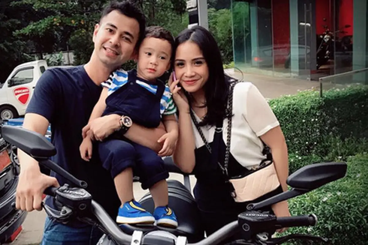 [Bintang] Raffi Ahmad dan Nagita Slavina