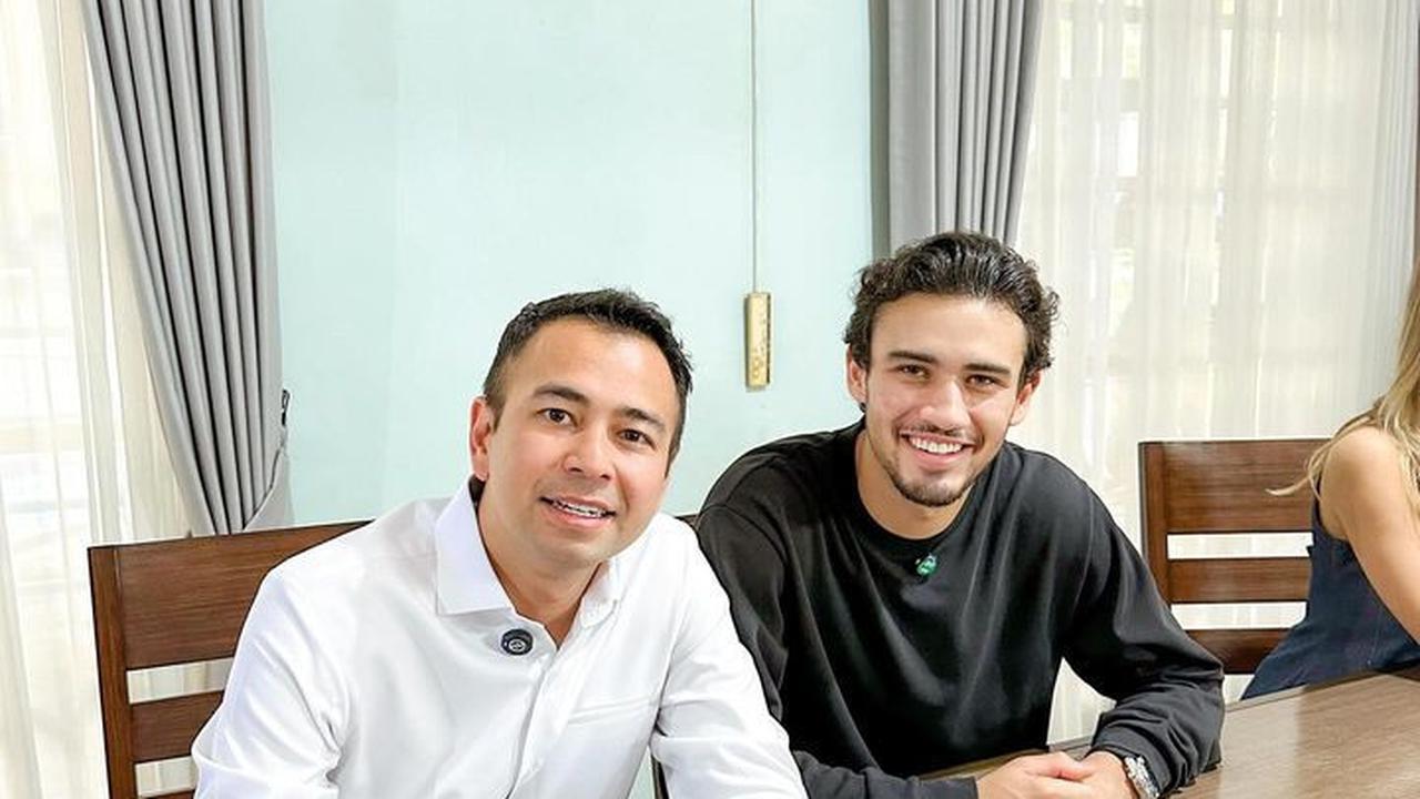 9 Potret Pemain Timnas Nathan Tjoe-A-On Datang ke Rumah Raffi Ahmad, Akrab dengan Rayyanza - Main Bola Bareng