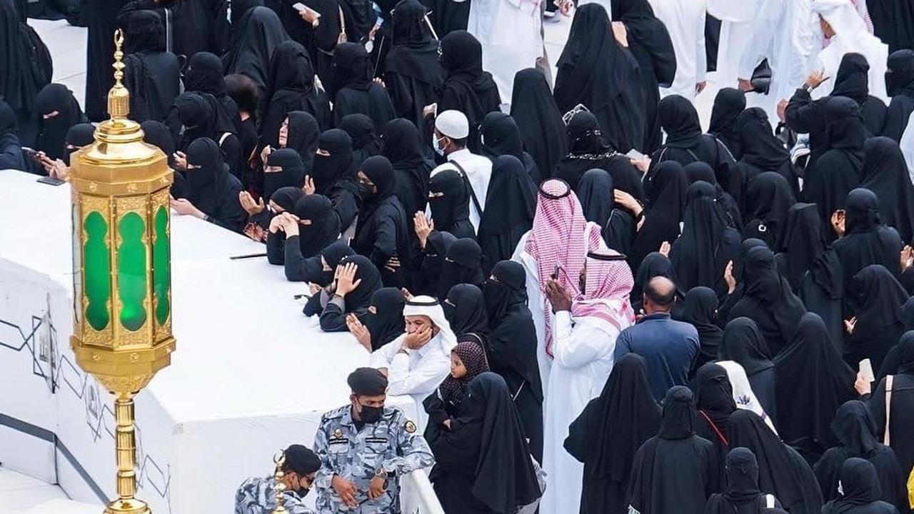 Saat Kabah Sepi Ditinggal Jamaah Wukuf, Ada Tradisi Perempuan Makkah Ramaikan Masjidil Haram