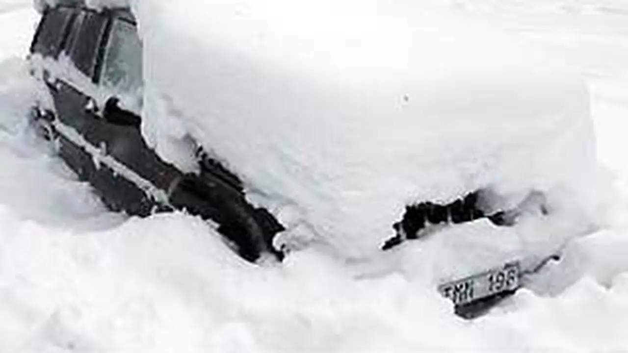 120220bmobil-salju.jpg