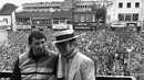 Pada tahun 1977 Graham Taylor bergabung dengan Watford atas permintaan pemilik klub Elton John (kanan), Graham Taylor sukses membawa Watford menjadi tim yang disegani. (Fiona Hanson/PA FILE via AP)