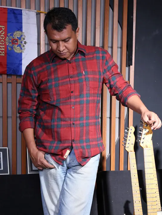 Ari Padi mendapat pelajaran yang amat berharga saat ia ‘dijemput’ aparat kepolisian, dari sanalah perubahan dimulai pada dirinya. (Galih W. Satria/Bintang.com)