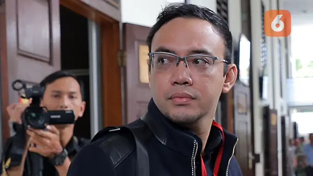 [Bintang] Sidang Hak Asuh Anak Tessa Kaunang dan Sandy Tumiwa