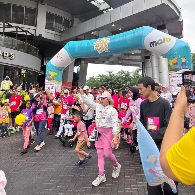 Jakarta Family Walk
