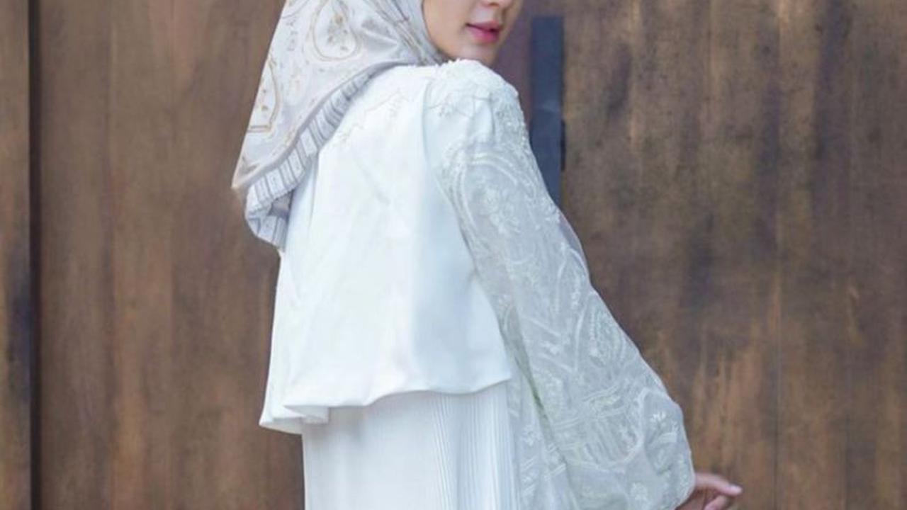 Pada lebaran tahun ini Paula sudah mantap mengubah penampilannya. Selain menutup aurat dengan berhijab, Paula juga tak banyak menggunakan make up. Ia juga disebut tak lagi menerima job yang menuntut dirinya lepas  hijab.