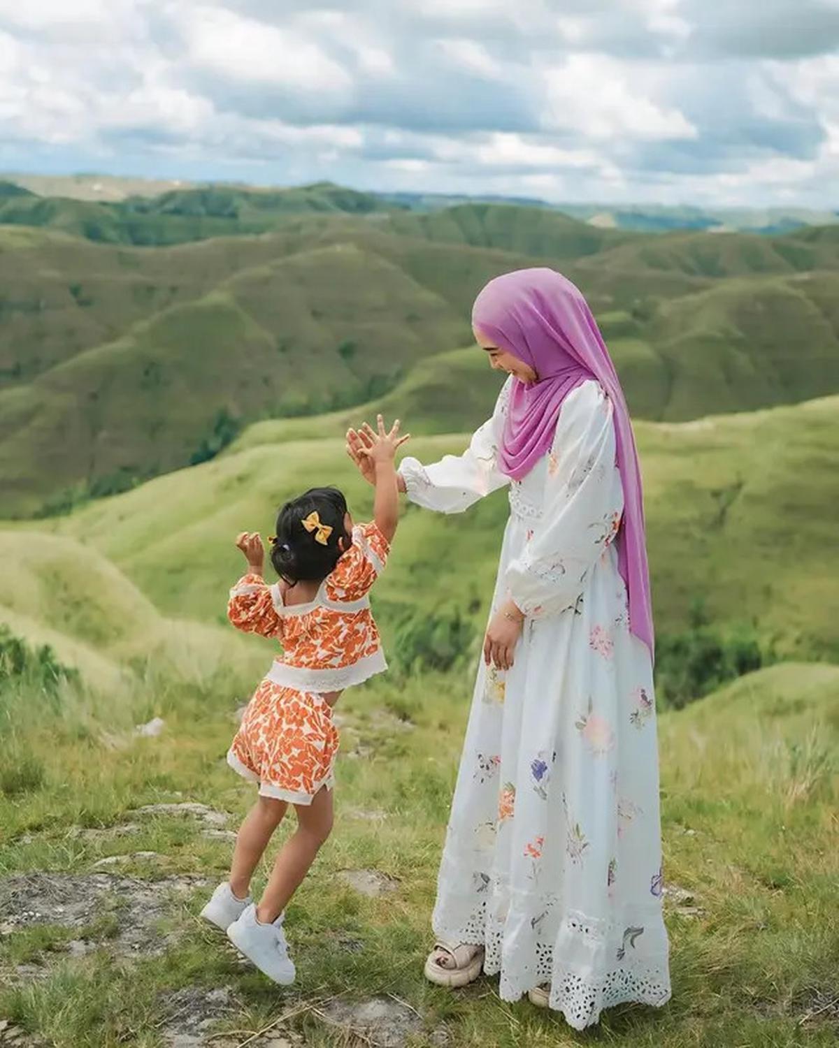7 Potret Ria Ricis dan Moana Liburan Lebaran di Bali dan Sumba, Nikmati Keindahan Alam