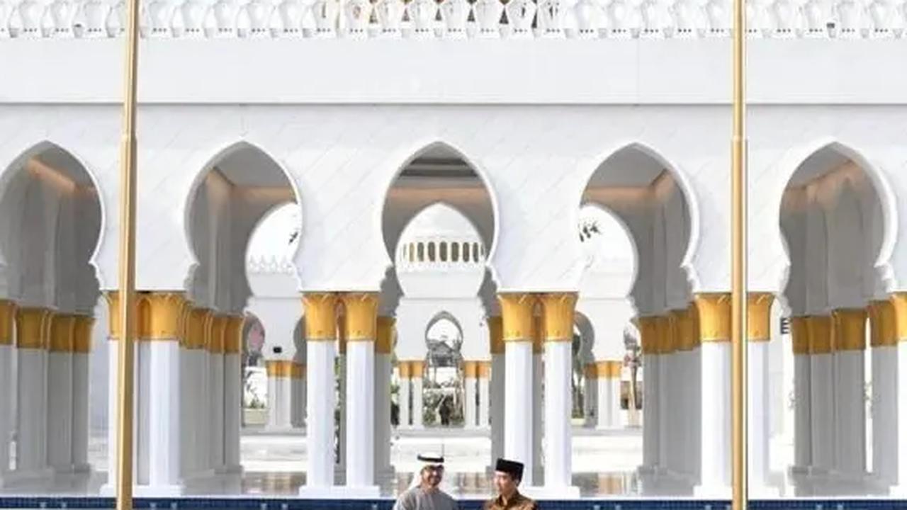1. Masjid Sheikh Zayed, Solo
