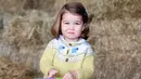 Foto Princess Charlotte ini diambil pada tahun 2017 oleh Kate Middleton. Ia sedang merayakan ulang tahunnya yang ke dua! (Cosmopolitan)