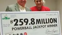 Pemenang hadiah lotre dengan jumlah terbesar sepanjang sejarah di Tennessee ini mau membagikannya dengan yang membutuhkan.
