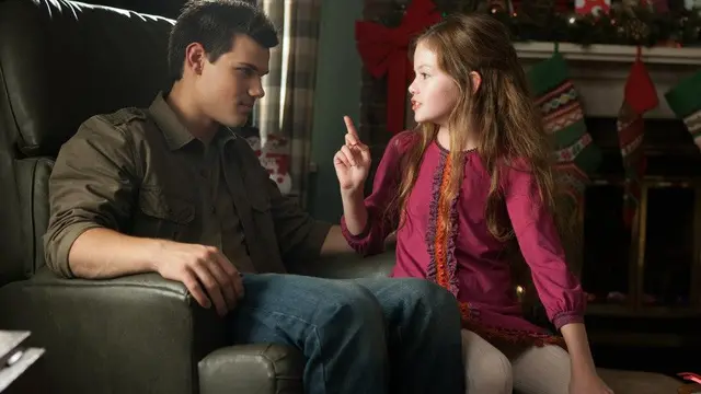 [Bintang] Mackenzie Foy