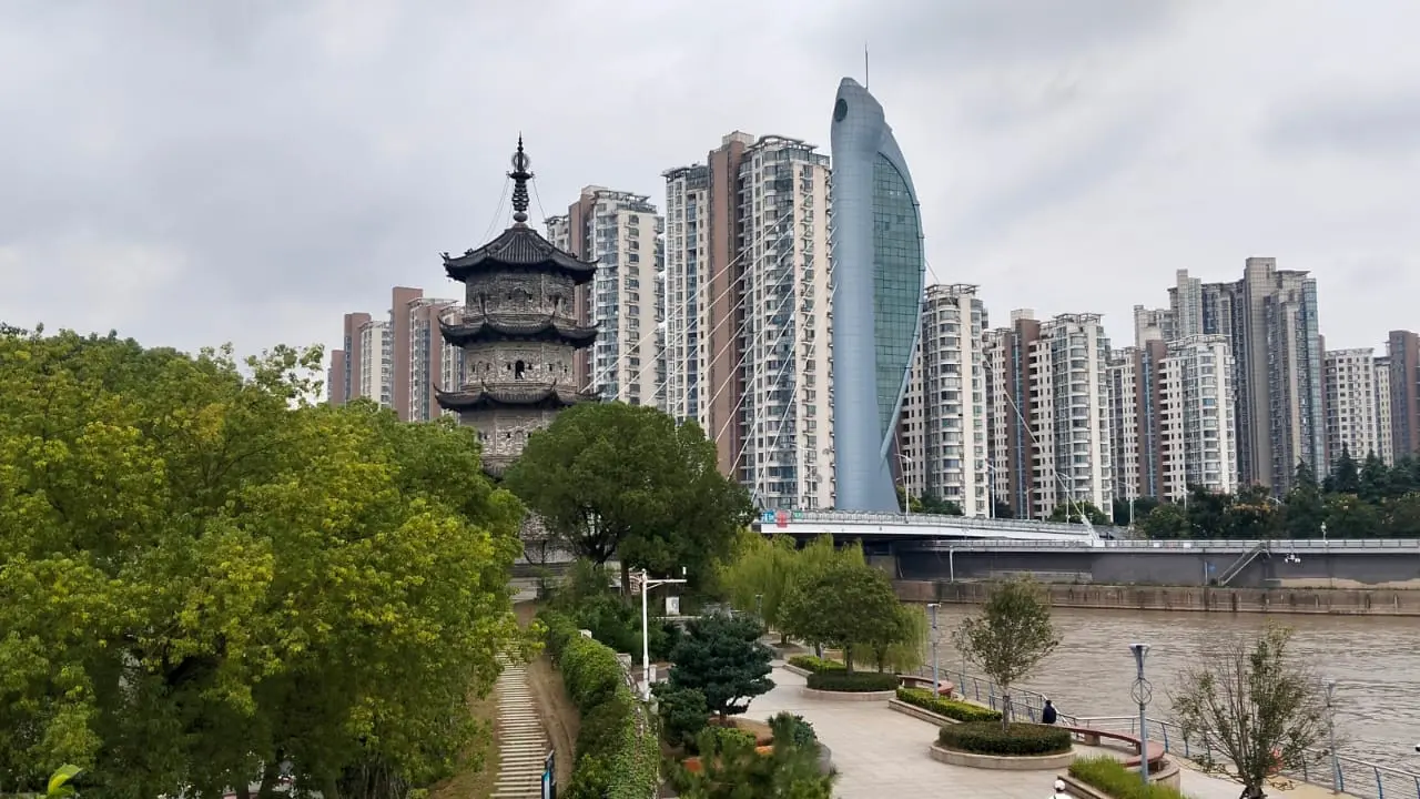 Pagoda Zhongjiang di Wuhu, Anhui, Cina (Liputan6.com/Jonathan Pandapotan Purba)