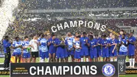 Pemain Chelsea merayakan kemenangan usai mengalahkan AC Milan dengan skor 3-0 dalam laga Indonesia Super Cup 2026 di Stadion Utama Gelora Bung Karno (SUGBK), Jakarta, Sabtu (8/8/2026). João Pedro mencetak dua gol, sedangkan satu gol Chelsea lainnya disumbangkan Moisés Caicedo. Chelsea memastikan gelar juara Indonesia Super Cup 2026 setelah tampil dominan sepanjang pertandingan. (KLY/Budy Santoso)