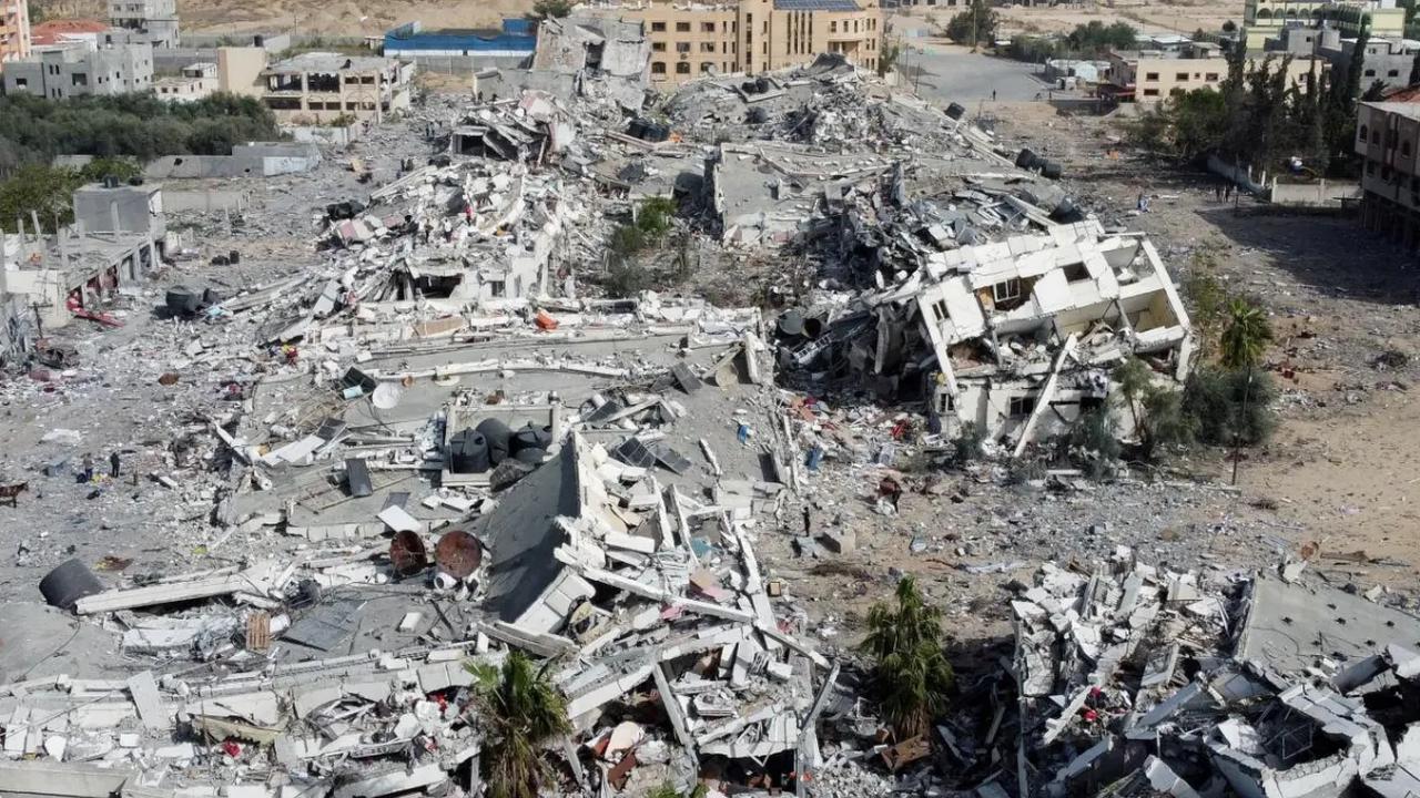 Di satu sisi, jika merujuk kepada sistem internasional, maka Israel merupakan pihak paling bertanggung jawab untuk membangun kembali Gaza.