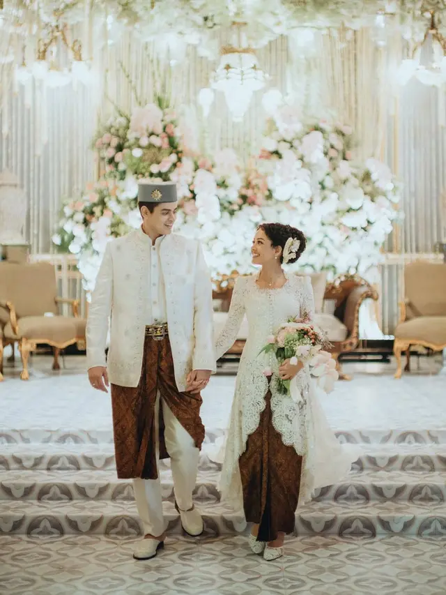 Ide Padu Padan Rok Batik ala Mutiara Baswedan/Instagram @mutiarabaswedan