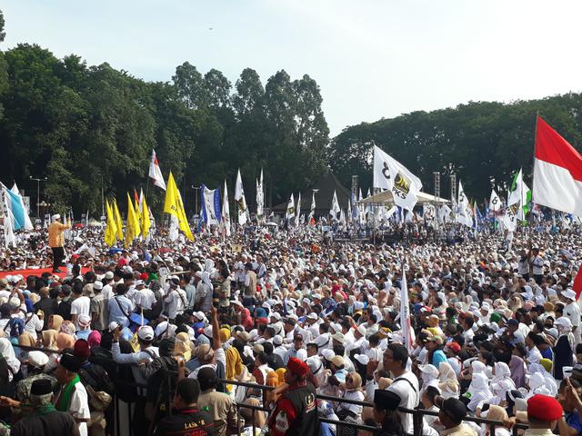 Ribuan Massa Padati Kampanye Prabowo Sandiaga Uno Di Tangerang Pilpres Liputan6 Com