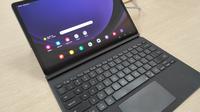Tampilan layar 12,4 inci Dynamic AMOLED 2x di Galaxy Tab S9 Plus. (Liputan6.com/ Yuslianson)