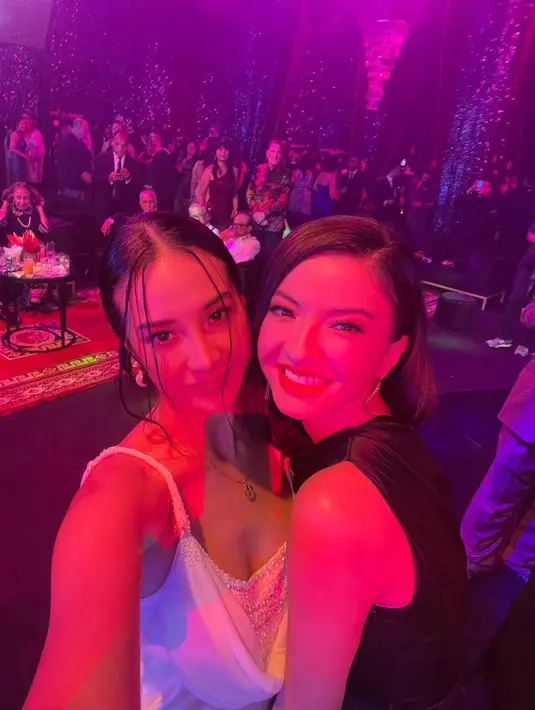 [Instagram/anyageraldine]