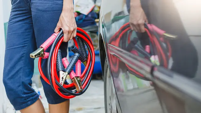 Life Skill yang Wajib Dimiliki Perempuan yang Sering Menyetir Mobil Sendiri