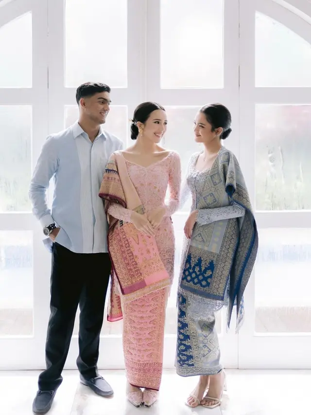 Kakak-Adik Good Looking, Pesona Anggun Cut Keysha Berkebaya di Acara Pertunangan Beby Tsabina