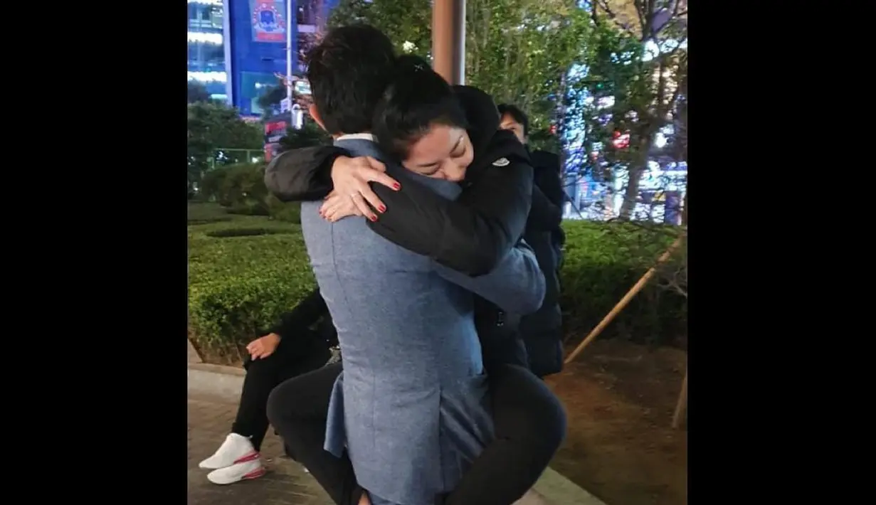 "Perkara Lulu Tobing itu sudah selesai, pada 14 Desember 2023 sudah selesai. Karena ada eksepsi kompetensi relatif, jadi Lulu Tobing tidak berdomisili di wilayah hukum Pengadilan Agama Jakarta Pusat," ungkap Humas PA Jakpus Jajat Sudrajat ditemui di kantornya, Rabu (20/12) seperti dilansir dari Kapanlagi. [Instagram/banimmulia]