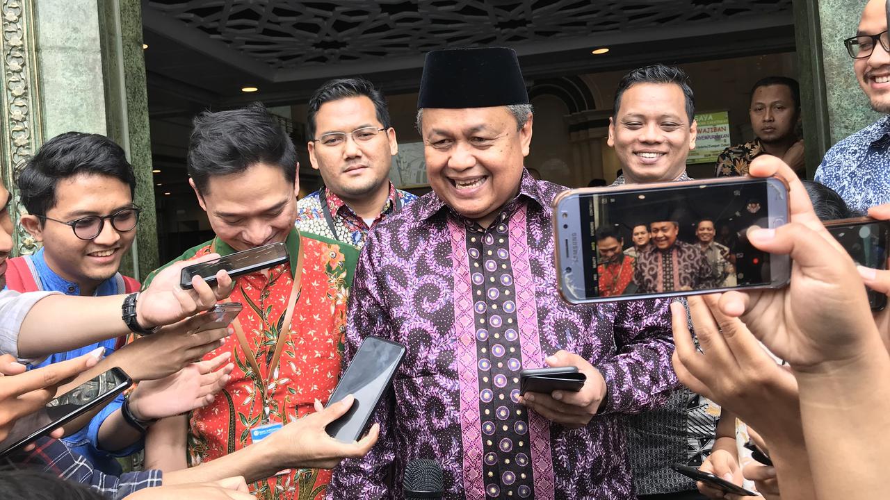 Gubernur Bank Indonesia (BI) Perry Warjiyo di Mesjid Kompleks Gedung BI, Jakarta, Jumat (1/11/2019).