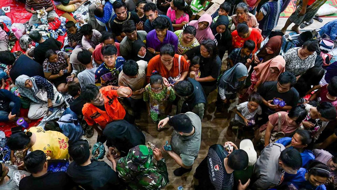 FOTO: Korban Tewas Bertambah, Pengungsian Meluas di Tiga Provinsi Terdampak Bencana Sumatera
