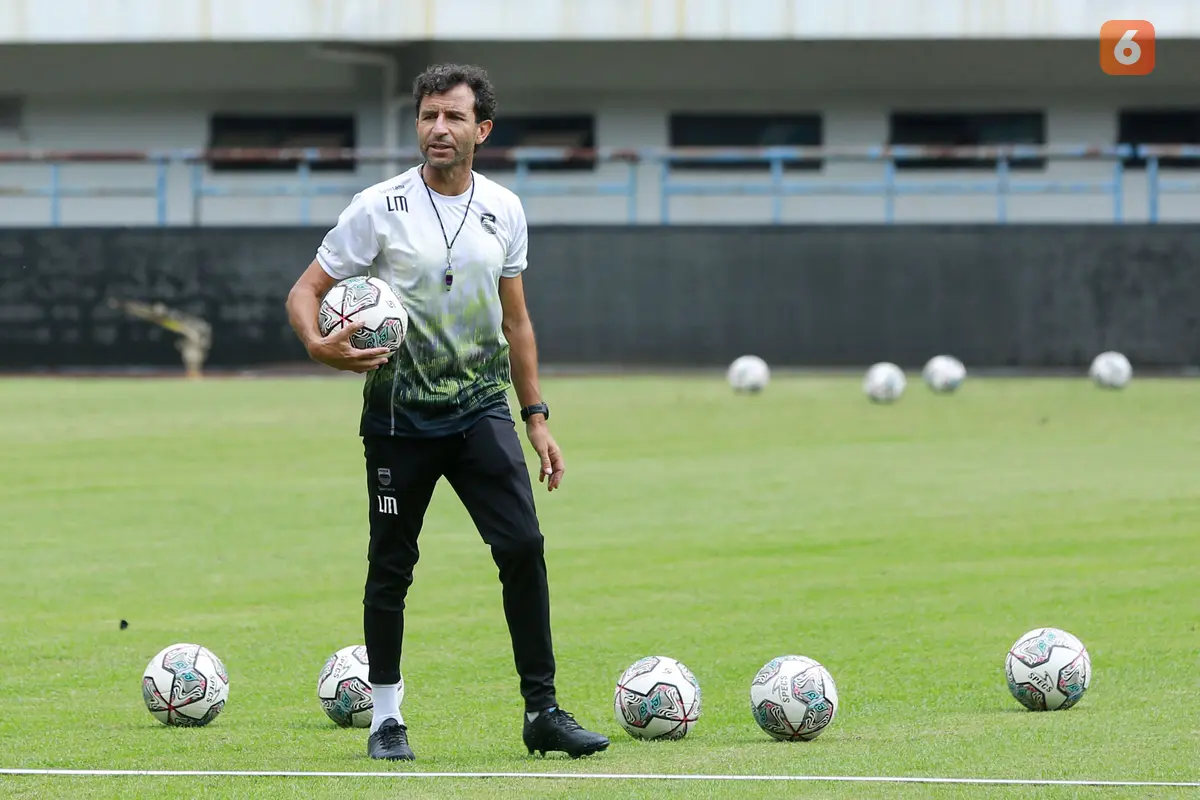 Foto: Persib Bandung Kembali Gelar Latihan Paska Libur Tragedi Kanjuruhan