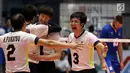 Pemain Timnas voli putra Jepang bersorak merayakan kemenangan atas Kazakhstan pada Final Kejuaraan Voli Asia 2017 di GOR Tri Dharma, Gresik, Selasa (1/8). Jepang unggul 3-1. (Liputan6.com/Helmi Fithriansyah)